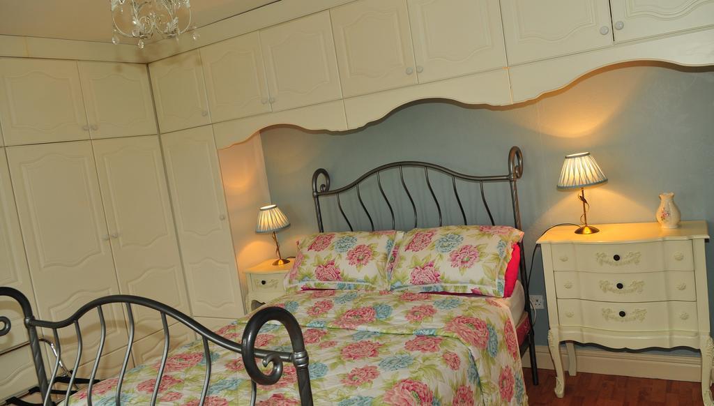 Bed & Breakfast Killererin House